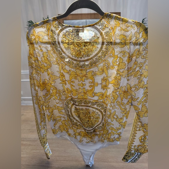 Superdown Yellow Patterned Sheer Blouse - Picture 2 of 6